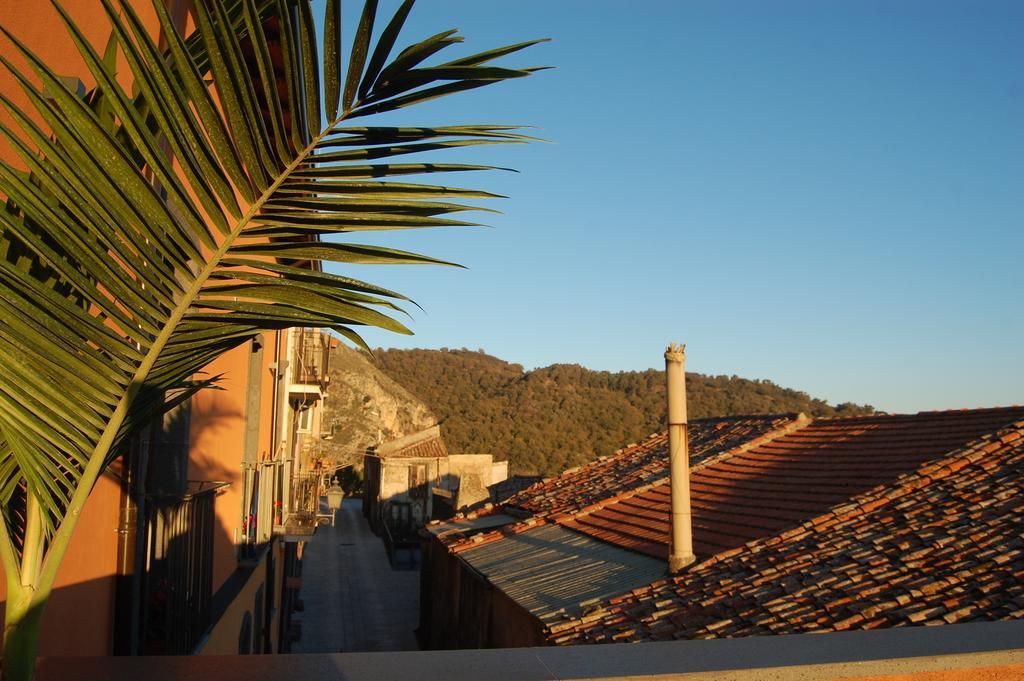 L'Arco Dei Sogni Hotel Malvagna Exterior foto