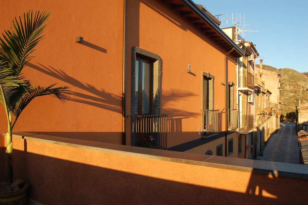 L'Arco Dei Sogni Hotel Malvagna Exterior foto
