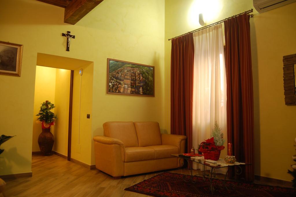 L'Arco Dei Sogni Hotel Malvagna Exterior foto